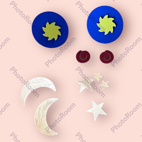 Vintage Magnetic Mirror Moon & Star Sun Earrings Blue Clip on Earrings - Picture 3 of 4